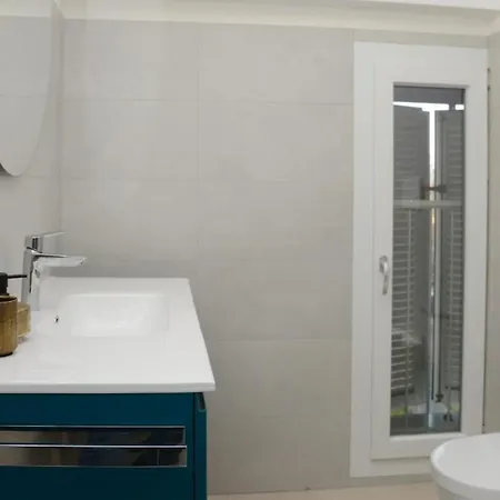 Rooms,reggio Con Bagno Privato, Tv, Clima , Wi-fi Πανσιόν Ρέτζιο Εμίλια
